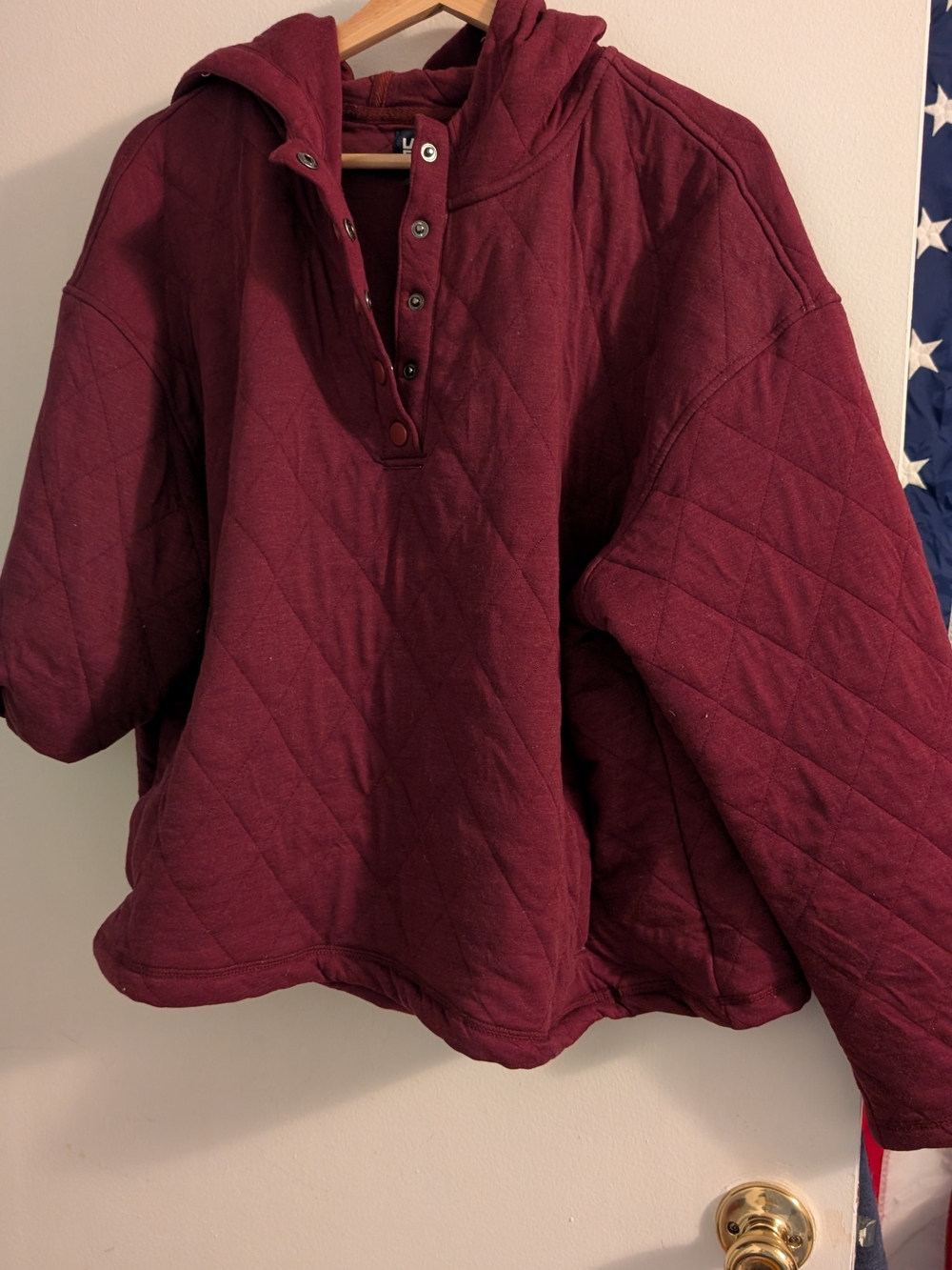 Quilted Pullover Hoodie Sweater in Burgundy